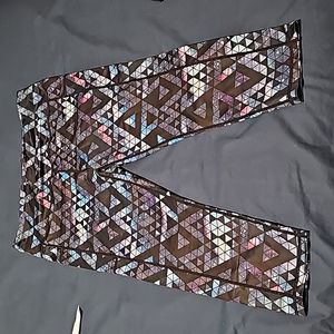 NWOT CVG geometric leggings